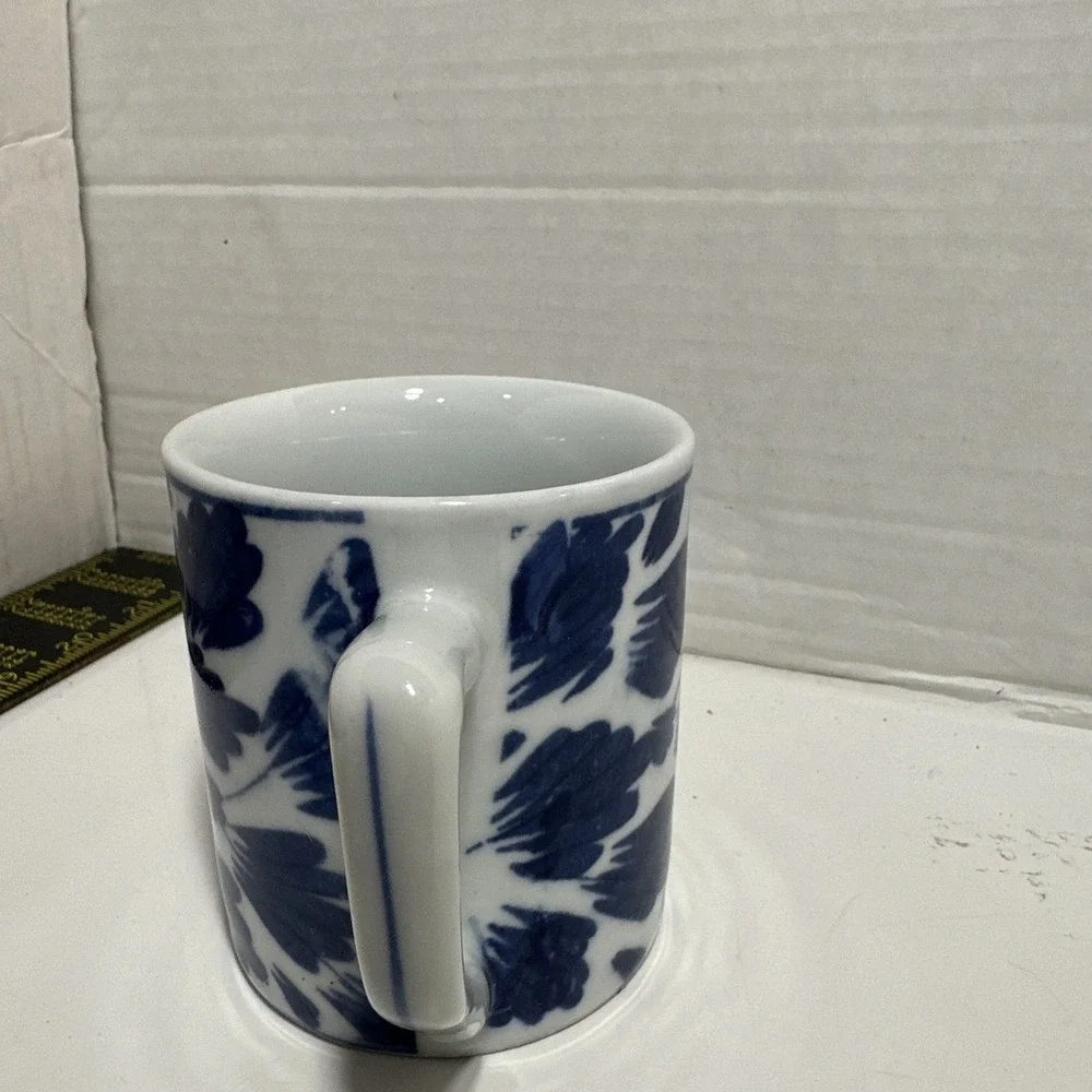 Pier 1 Blue & White Porcelain M B ug‎ 3.5